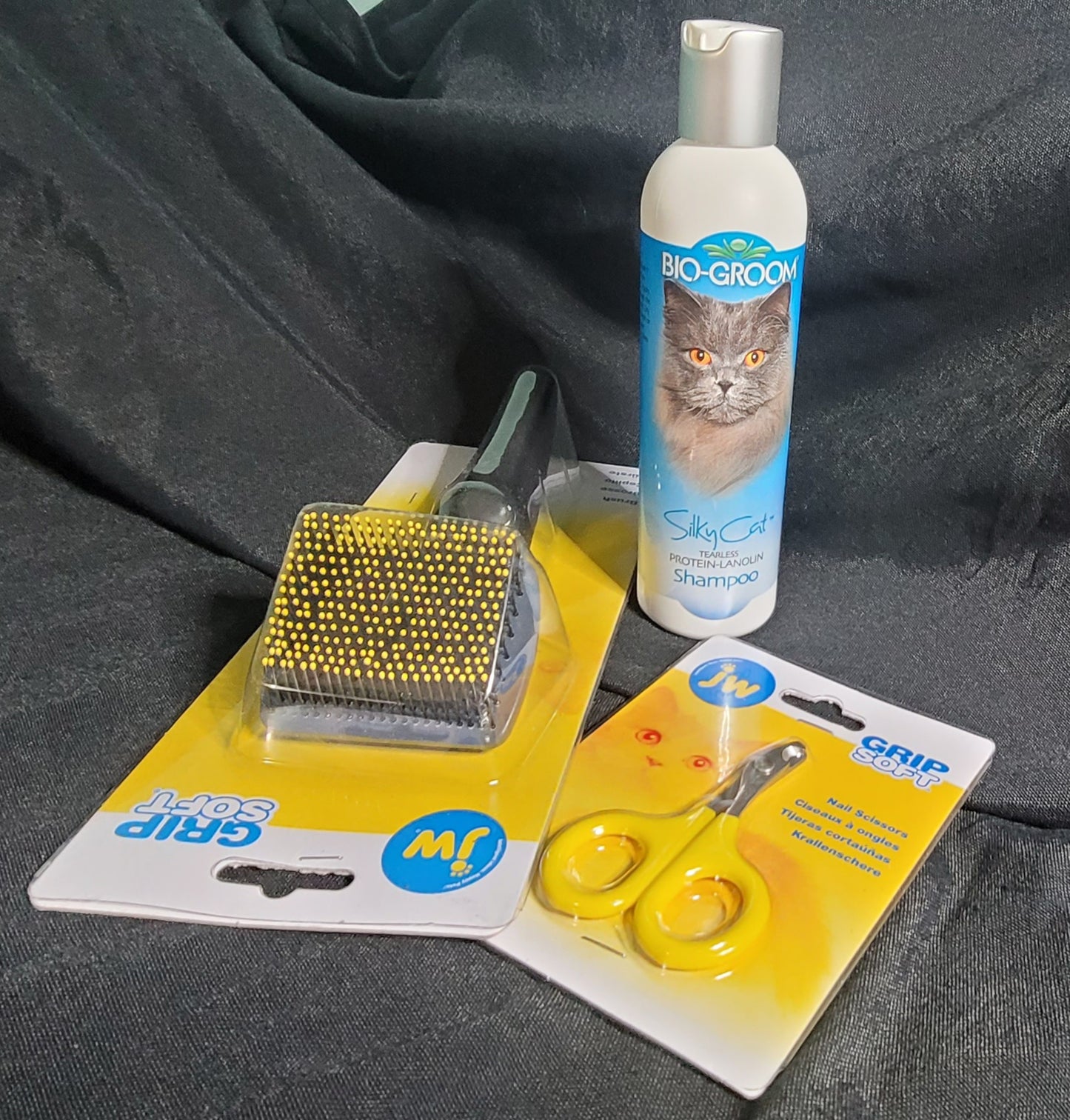 Long haired cat grooming kit
